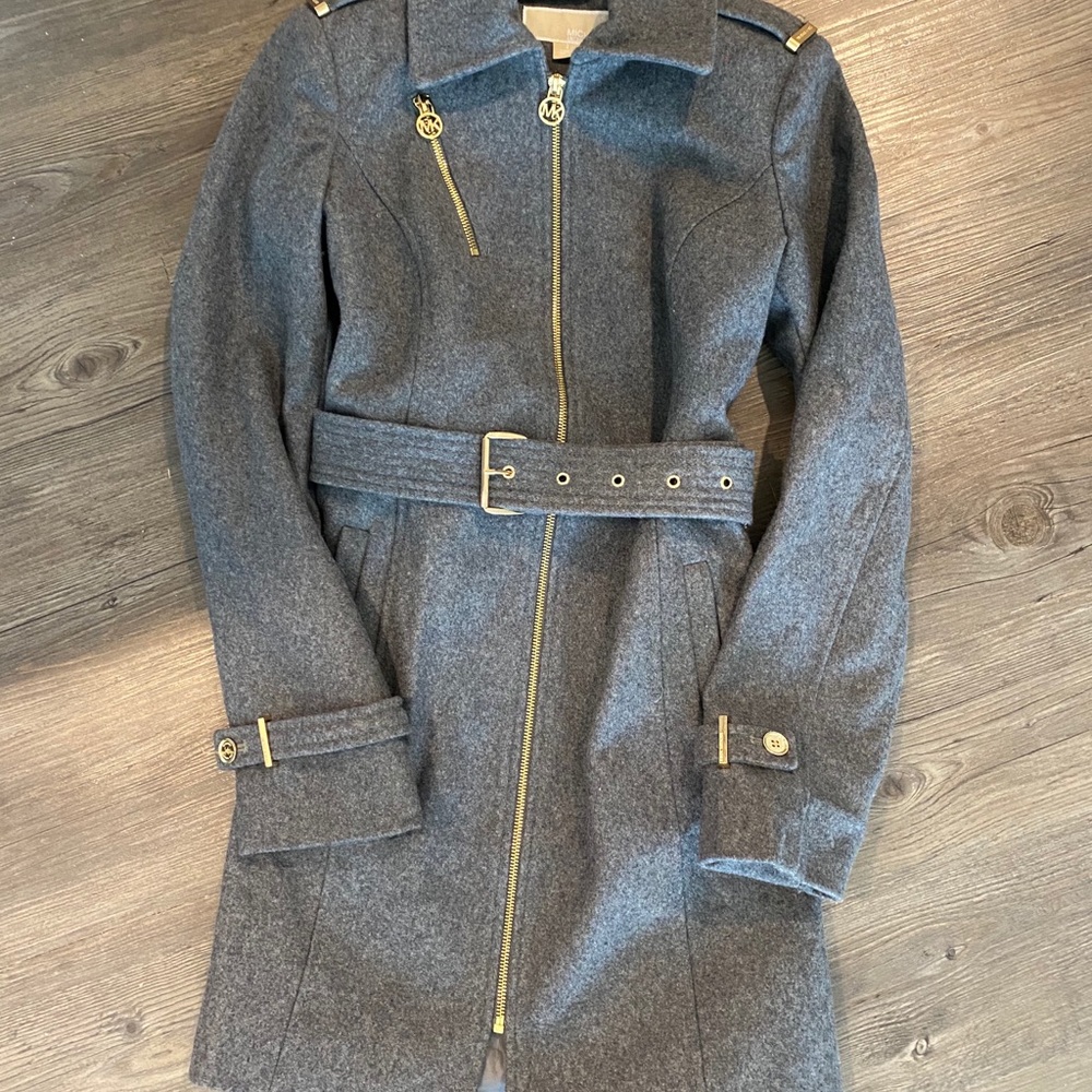 Michael Kors Wool Blend zip front coat. - Picture 5 of 8